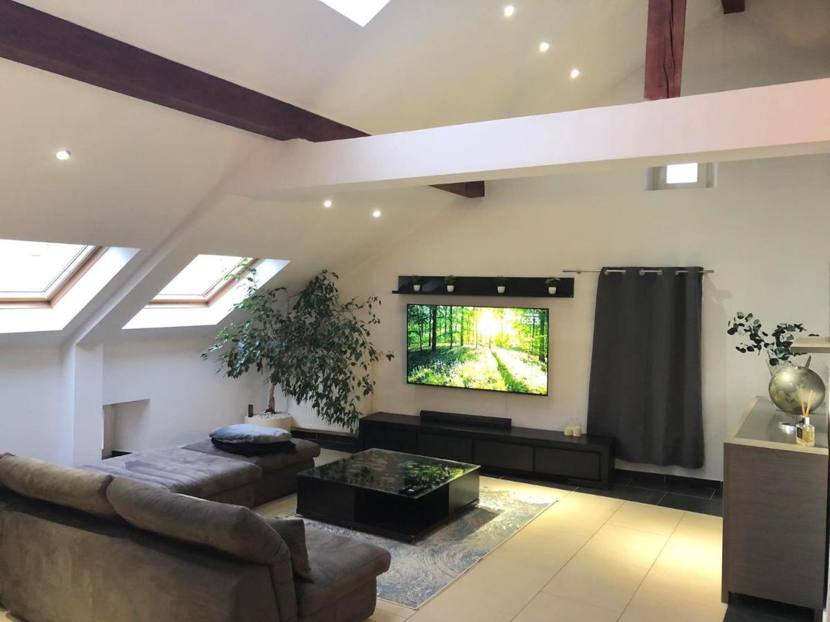 Cozy 120M² Apartment With 3 Bedrooms And 1 Home Cinema Useldange Exterior photo